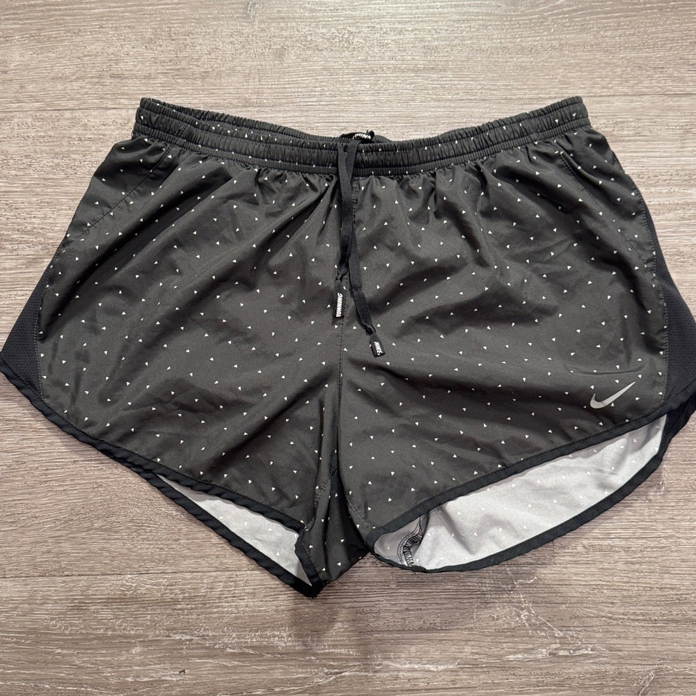 Nike Shorts Women M Black Dri-FIT Tempo Running Gym Athletic Performance Yoga